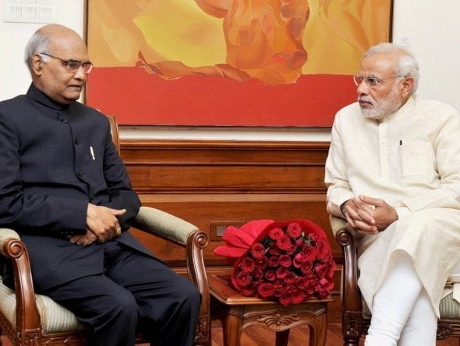 আজ প্রধানমন্ত্রীর পদ থেকে ইস্তফ দিলেন নরেন্দ্র মোদী।