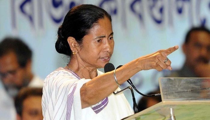 "আমাদের পুলিশ" বক্তব্যে এবারে নয়া বিতর্কে মুখ্যমন্ত্রী মমতা বন্দ্যোপাধ্যায়৷ "আমাদের পুলিশ" বক্তব্যে এবারে নয়া বিতর্কে মুখ্যমন্ত্রী মমতা বন্দ্যোপাধ্যায়৷