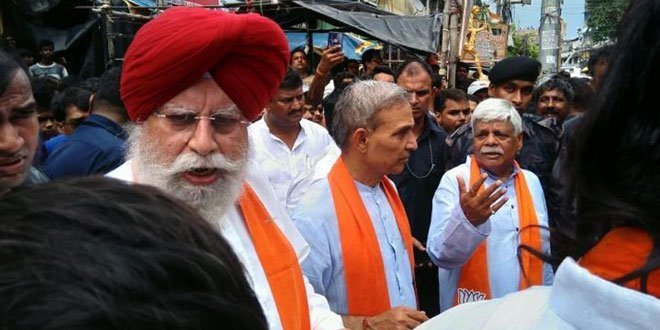 ভাটপাড়ায় মৃতদের সন্তানদের পড়াশুনার দায়িত্ব নেবেন অর্জুন সিং - আলুওয়ালিয়া। ভাটপাড়ায় মৃতদের সন্তানদের পড়াশুনার দায়িত্ব নেবেন অর্জুন সিং - আলুওয়ালিয়া।