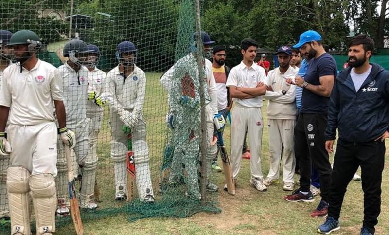 আজই জম্মু কাশ্মীর ছাড়ার নির্দেশ ইরফান পাঠান সহ আরও ক্রিকেটারদের। আজই জম্মু কাশ্মীর ছাড়ার নির্দেশ ইরফান পাঠান সহ আরও ক্রিকেটারদের।