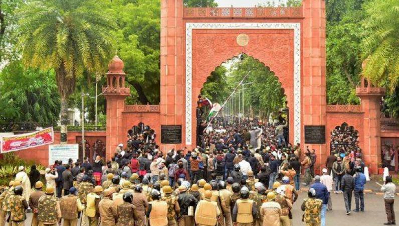 aligarh muslim university clash