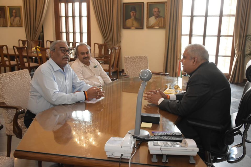 governor and state election officer image