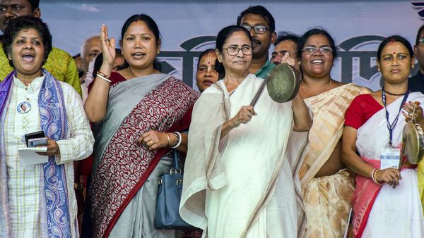 রাজ্যসভায় তৃণমূলের প্রার্থী তালিকায় দুই মহিলা, নারী দিবসে বিশেষ বার্তা মমতার রাজ্যসভায় তৃণমূলের প্রার্থী তালিকায় দুই মহিলা, নারী দিবসে বিশেষ বার্তা মমতার