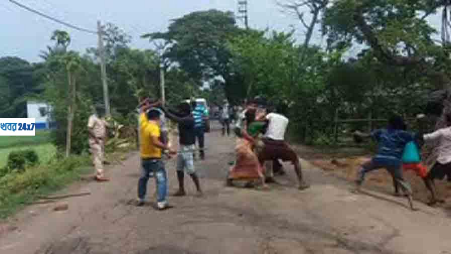 baduria-police-villagers clash