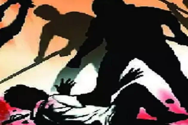 নেশার টাকা নিয়ে অশান্তি, ছেলেকে বাঁশ দিয়ে পিটিয়ে মারল বাবা।