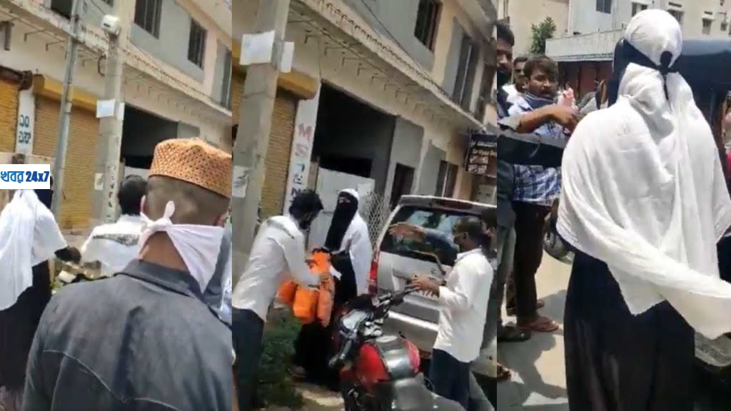 হিন্দুর থেকে ঈদের জামা কেনায় নিজের ধর্মের লোকের হাতেই হেনস্থা হলেন দুই মুসলমান মহিলা! দেখুন ভিডিও! হিন্দুর থেকে ঈদের জামা কেনায় নিজের ধর্মের লোকের হাতেই হেনস্থা হলেন দুই মুসলমান মহিলা! দেখুন ভিডিও!