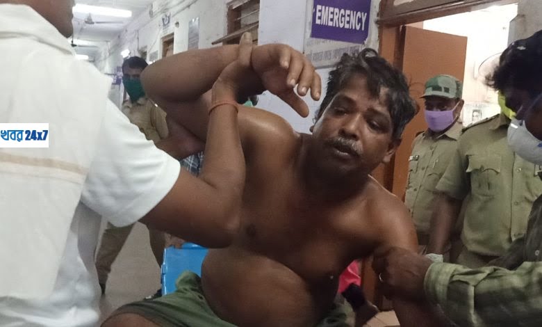 দুর্নীতির বিরুদ্ধে প্রতিবাদ করেছিলেন কাঁকসায় বিজেপির বুথ সভাপতি, তৃণমূলের বিরুদ্ধে উঠল হামলা ও মারধরের অভিযোগ।