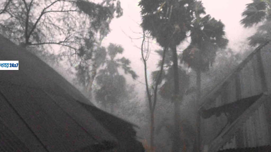 আর কিছুক্ষনের অপেক্ষা মাত্র, তারপরই দক্ষিণবঙ্গের জেলাগুলোতে আছড়ে পড়তে চলেছে কালবৈশাখী