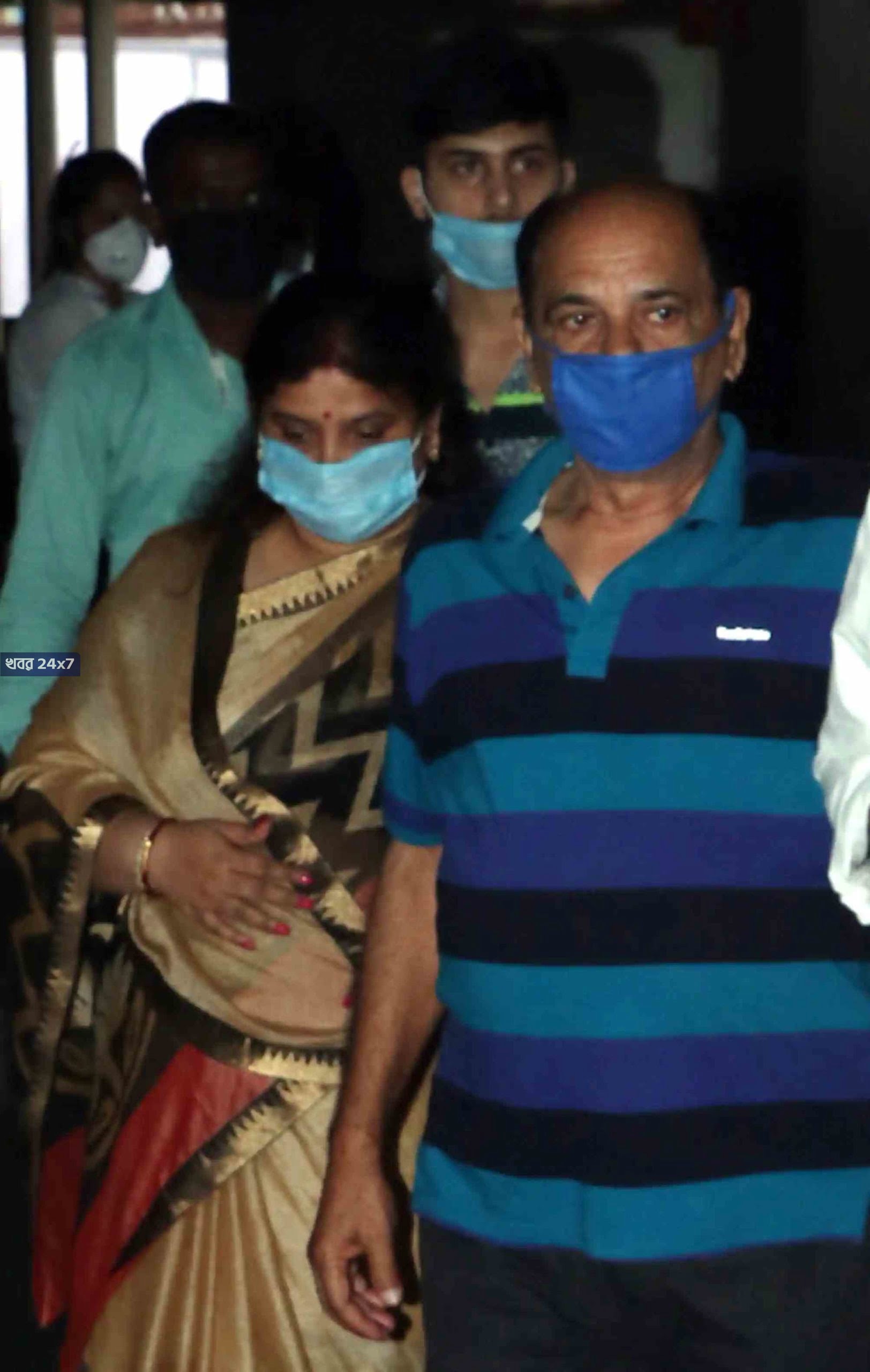 পঞ্চভূতে বিলীন হলেন অভিনেতা সুশান্ত সিং রাজপুত। শেষ সময়ে পাশে পেলেন শ্রদ্ধা-কৃতী-বিবেক ওবেরয় রাজকুমার রাওদের! পঞ্চভূতে বিলীন হলেন অভিনেতা সুশান্ত সিং রাজপুত। শেষ সময়ে পাশে পেলেন শ্রদ্ধা-কৃতী-বিবেক ওবেরয় রাজকুমার রাওদের!