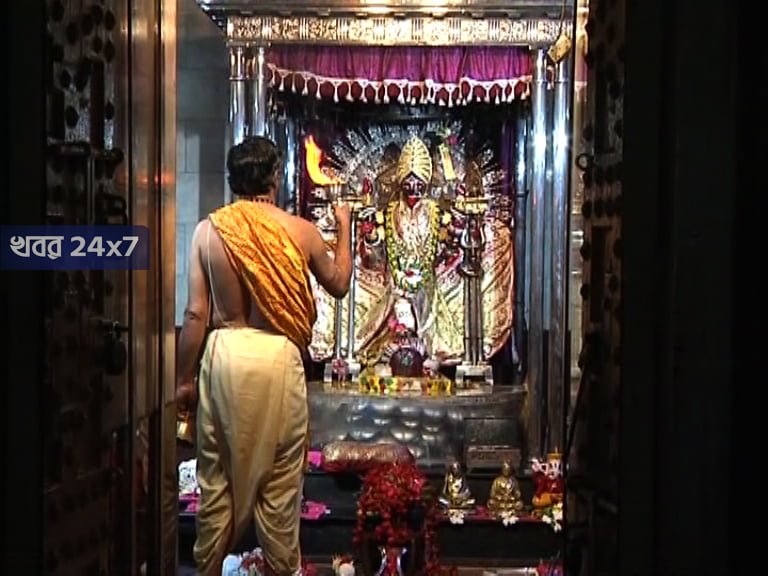 খুলে গেল দক্ষিণেশ্বর মন্দির, সকাল থেকেই ভক্তদের দীর্ঘ লাইন, মানতে হচ্ছে কড়া সুরক্ষা বিধি