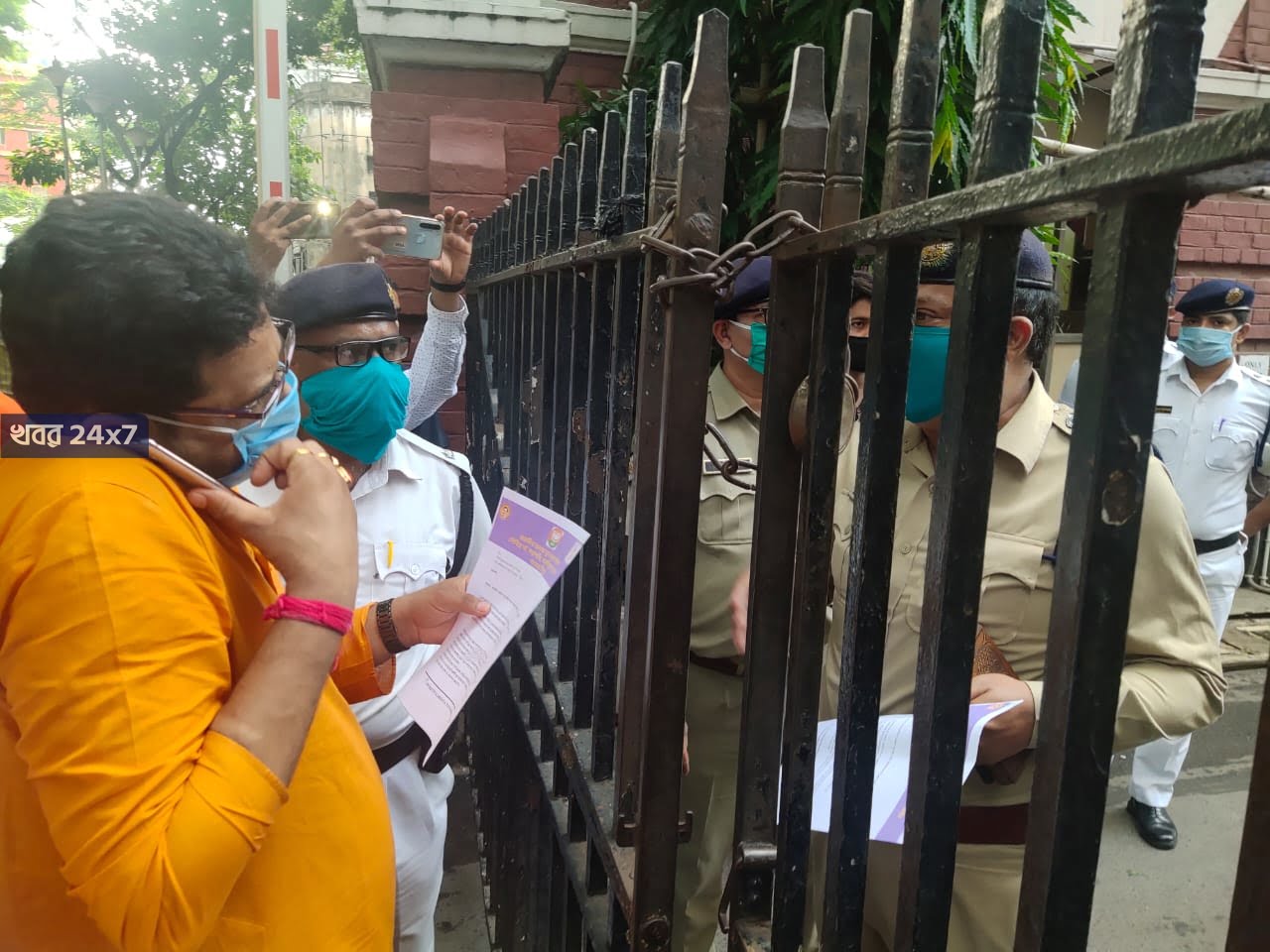 রাজ্য জুড়ে বিজেপি কর্মীরা আক্রান্ত, লালবাজারে স্মারকলিপি জমা দিলেন সৌমিত্র খাঁ
