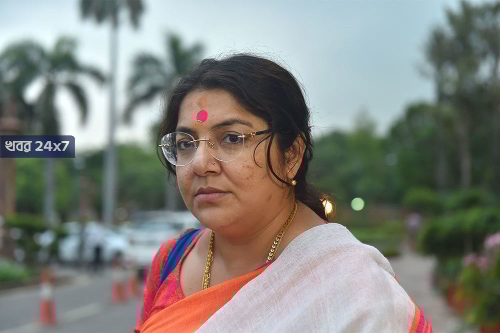 বিশ্বভারতীর পাঁচিল ভাঙ্গা প্রসঙ্গে শাসককে আক্রমণ লকেটের! বিদ্যাসাগরের মূর্তি আর পাঁচিল একই স্টাইলে ভাঙ্গা হয়েছে!