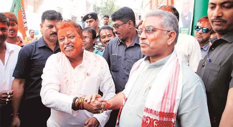 দিলীপ-মুকুলের ঠান্ডা লড়াইয়ে কী ভবিষ্যৎ বঙ্গ বিজেপির? প্রদেশ অধ্যক্ষের ডাকা বৈঠকে এলেন না মুকুল দিলীপ-মুকুলের ঠান্ডা লড়াইয়ে কী ভবিষ্যৎ বঙ্গ বিজেপির? প্রদেশ অধ্যক্ষের ডাকা বৈঠকে এলেন না মুকুল