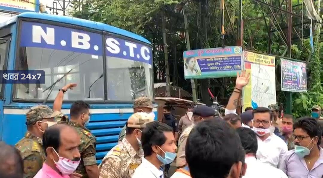 বিজেপির ডাকা বনধে জনশূন্য উত্তর দিনাজপুর! বিজেপির ডাকা বনধে জনশূন্য উত্তর দিনাজপুর!