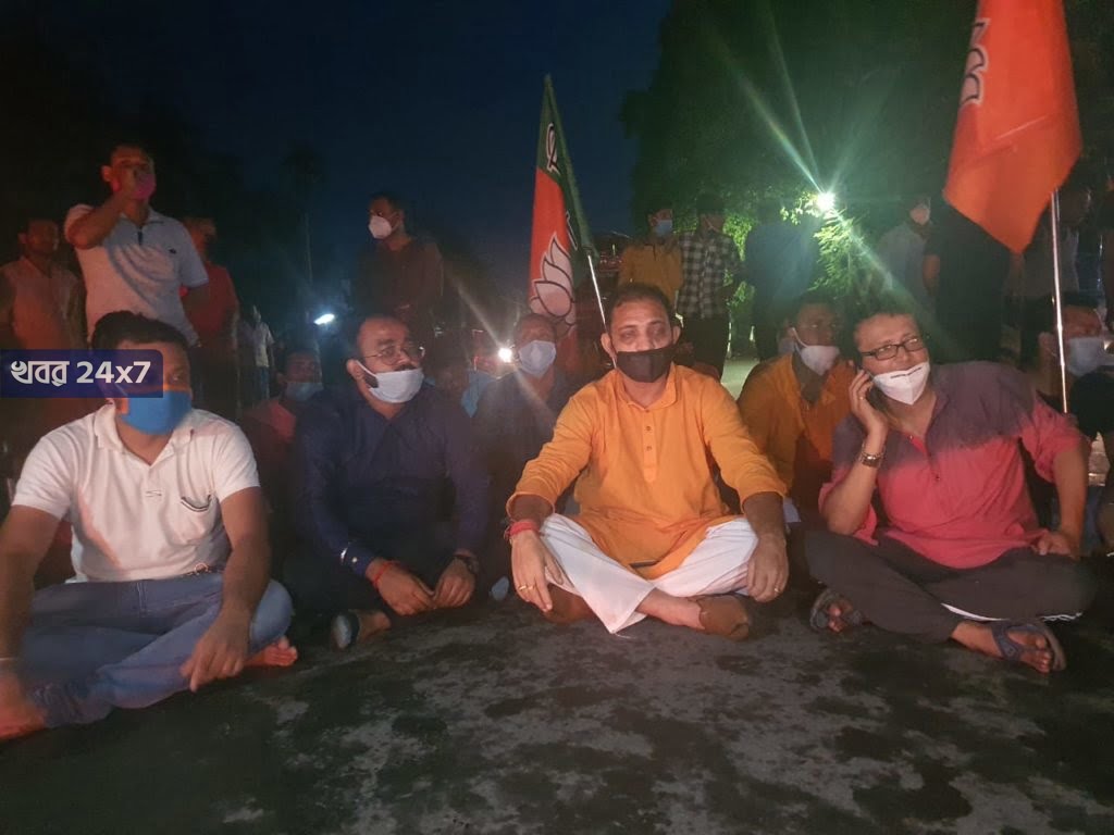 চোপড়া কান্ডে কিশোরীর দেহের বাইরে বা ভিতরে মেলেনি আঘাতের চিহ্ন! দাবি পুলিশের। পথ অবরোধ বিজেপির!