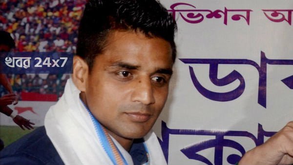 শাসক গোষ্ঠীর বিশেষ দিনে বিরোধী পক্ষে যোগ দিলেন ফুটবলার মেহতাব হোসেন-সহ আরও অনেকে শাসক গোষ্ঠীর বিশেষ দিনে বিরোধী পক্ষে যোগ দিলেন ফুটবলার মেহতাব হোসেন-সহ আরও অনেকে