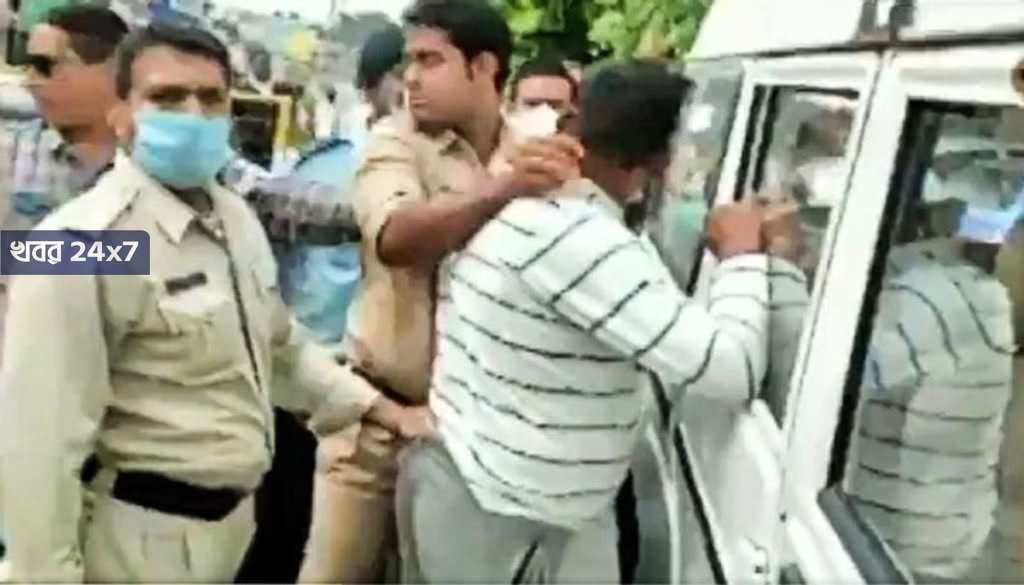 ভাঙবে তবু মচকাবে না। ৮ পুলিশ কর্মী খুনে গ্রেফতার কুখ্যাত গ্যাংস্টার বিকাশ দুবে। তবুও মুখে 'ম্যায় বিকাশ হুঁ, কানপুরওয়ালা'.....