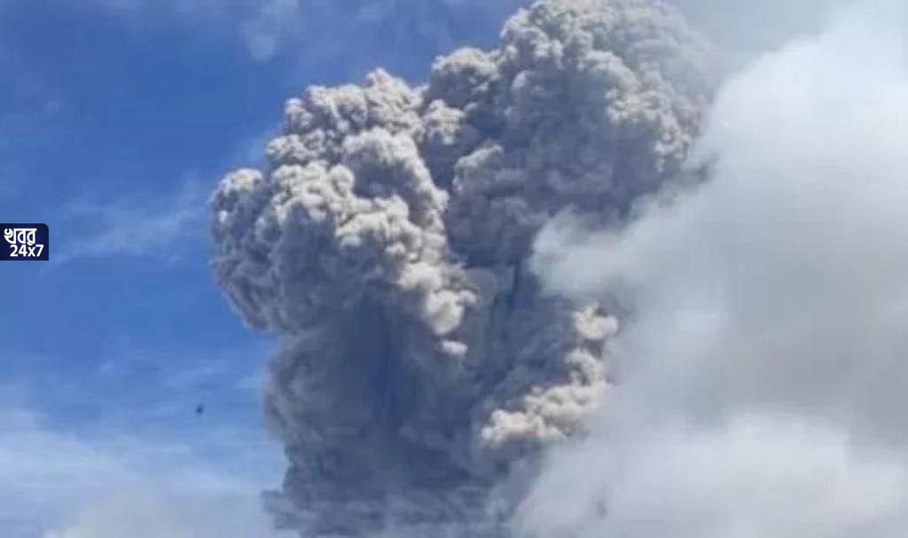 আবার জেগে উঠল মাউন্ট সিনাবাং, কালো ধোঁয়ায় ঢাকল আকাশ, দেখুন অগ্নুৎপাতের ভয়ঙ্কর ভিডিও আবার জেগে উঠল মাউন্ট সিনাবাং, কালো ধোঁয়ায় ঢাকল আকাশ, দেখুন অগ্নুৎপাতের ভয়ঙ্কর ভিডিও