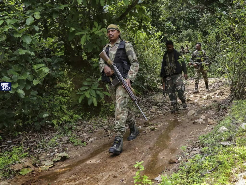ছত্তিশগড়, মহারাষ্ট্রে নাশকতা! সুকমার জঙ্গলে গুলির লড়াইয়ে মৃত ৪ মাওবাদী, মহারাষ্ট্রে আইইডি naxal and mao