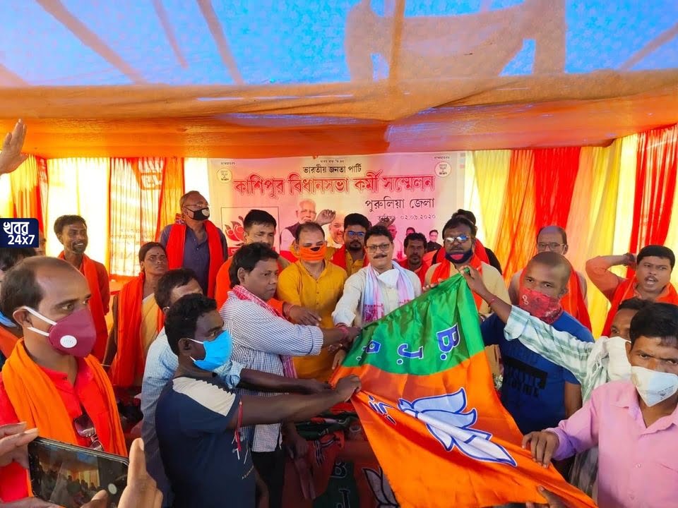 বিজেপি শিবিরে ভরা জোয়ার, এবার কাশিপুর বিধানসভায় তৃণমূল ছেড়ে ১৫০ জন গেরুয়া শিবিরে যোগ দিলেন