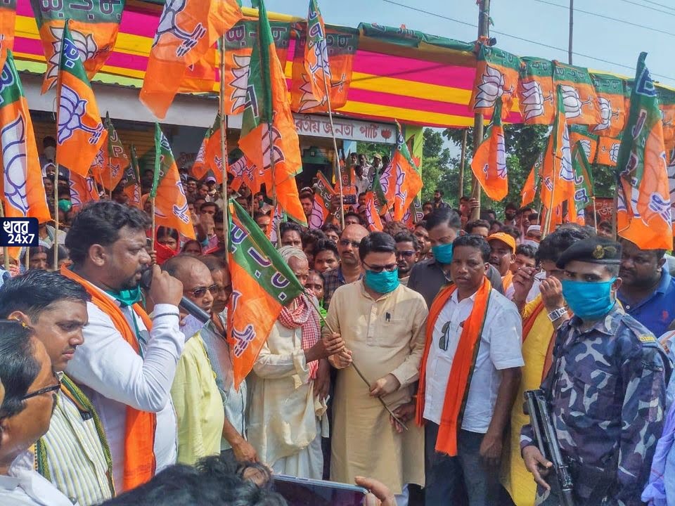 পুরুলিয়ায় শক্তিশালী হলো বিজেপি! তৃণমূল,সিপিএম ও কংগ্রেস ছেড়ে ১৭২৬ জন যোগদান বিজেপিতে পুরুলিয়ায় শক্তিশালী হলো বিজেপি! তৃণমূল,সিপিএম ও কংগ্রেস ছেড়ে ১৭২৬ জন যোগদান বিজেপিতে