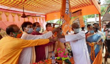 মালদায় শাসকদলে ভাঙ্গন! শতাধিক যোগদান গেরুয়া শিবিরে মালদায় শাসকদলে ভাঙ্গন! শতাধিক যোগদান গেরুয়া শিবিরে