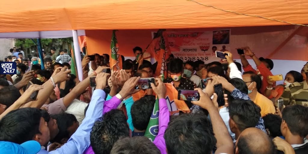 আবার তৃণমূলে ভাঙ্গন! তৃণমূল ছেড়ে সহস্র যোগদান বিজেপিতে