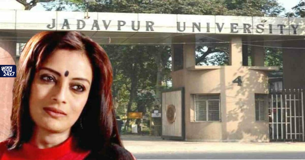 পিএইচডি থিসিস জমা দিলেন জুন আন্টি, পাঁচ বছরের পরিশ্রম সার্থক, বলছেন উষসী june Aunty aka Ushashi Chakraborty got her PhD degree from JU