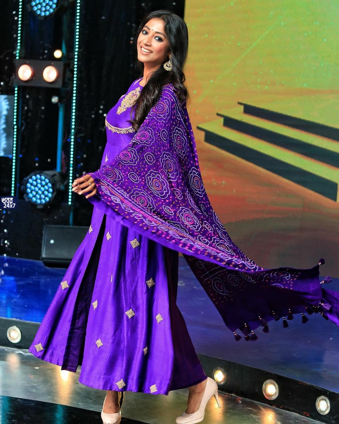 পুজোর সাজে নেটিজেনদের মন কাড়লেন অভিনেত্রী পাওলি দাম, দেখুন ছবি