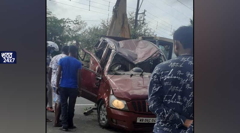 গাড়ির চাকা ফেটে পথ দুর্ঘটনার কবলে অর্জুন সিং এর কনভয়! ঘটনাস্থলে মিনাখাঁ থানার পুলিশ গাড়ির চাকা ফেটে পথ দুর্ঘটনার কবলে অর্জুন সিং এর কনভয়! ঘটনাস্থলে মিনাখাঁ থানার পুলিশ
