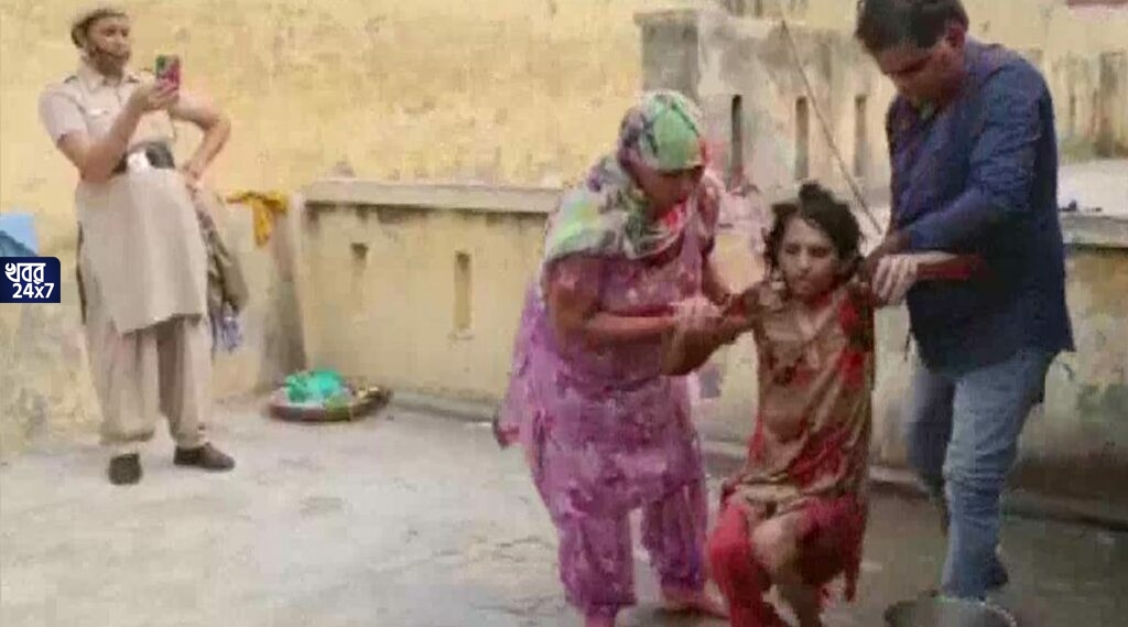 ধিক্কার! স্ত্রী নাকি মানসিকভাবে অসুস্থ, তাই ১ বছরেরও বেশি সময় আটক শৌচাগারে!