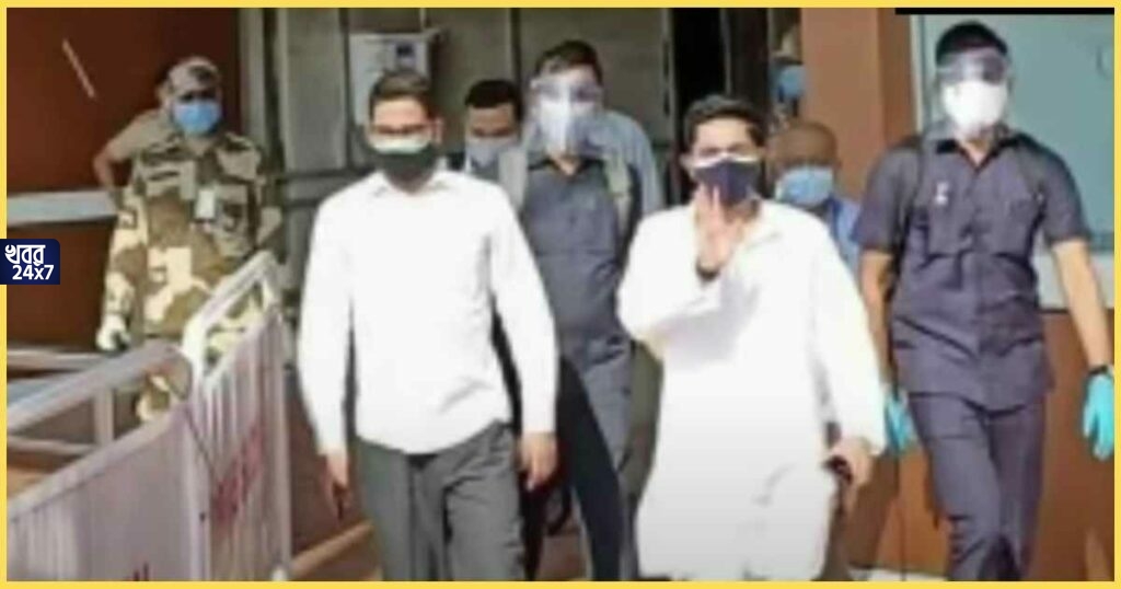 প্রশান্ত কিশোরের সঙ্গে Z+ নিরাপত্তায় ভাইপোর বিলাসবহুল শিলিগুড়ি সফর! ঘনাল প্রবল বিতর্ক!