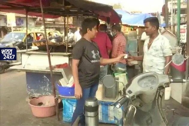 লকডাউনে কাজ গেছে মায়ের, কিন্তু বোনেদের পড়াতে হবে! সংসার টানতে নিজের বই খাতা ছেড়ে চায়ের দোকানে কিশোর ! লকডাউনে কাজ গেছে মায়ের, কিন্তু বোনেদের পড়াতে হবে! সংসার টানতে নিজের বই খাতা ছেড়ে চায়ের দোকানে কিশোর !