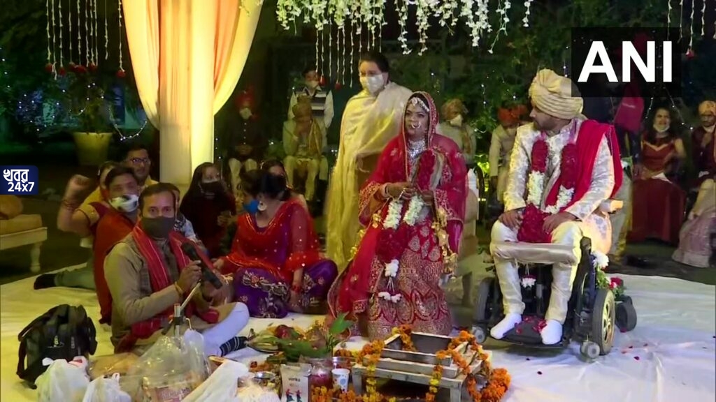বর বসে হুইলচেয়ারে, নববধূ সানন্দে করলেন বিয়ে, প্রেমের জয়ে আপ্লুত নেটপাড়া! বর বসে হুইলচেয়ারে, নববধূ সানন্দে করলেন বিয়ে, প্রেমের জয়ে আপ্লুত নেটপাড়া!