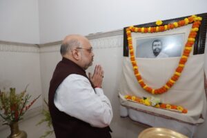 “স্বামীজির মতাদর্শের প্রয়োজনীয়তা যতটা আগে ছিল, বর্তমান যুগে তার প্রয়োজন আরও বেশি”, স্বামী বিবেকানন্দের পৈতৃক বাড়ির পরিদর্শনে গিয়ে আপ্লুত অমিত শাহ