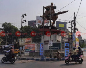 শুভেন্দুর পর এবার রাজীব, শহরে বনমন্ত্রীর পোস্টার ঘিরে জল্পনা তুঙ্গে, ফের কী তবে ভাঙনের ইঙ্গিত?