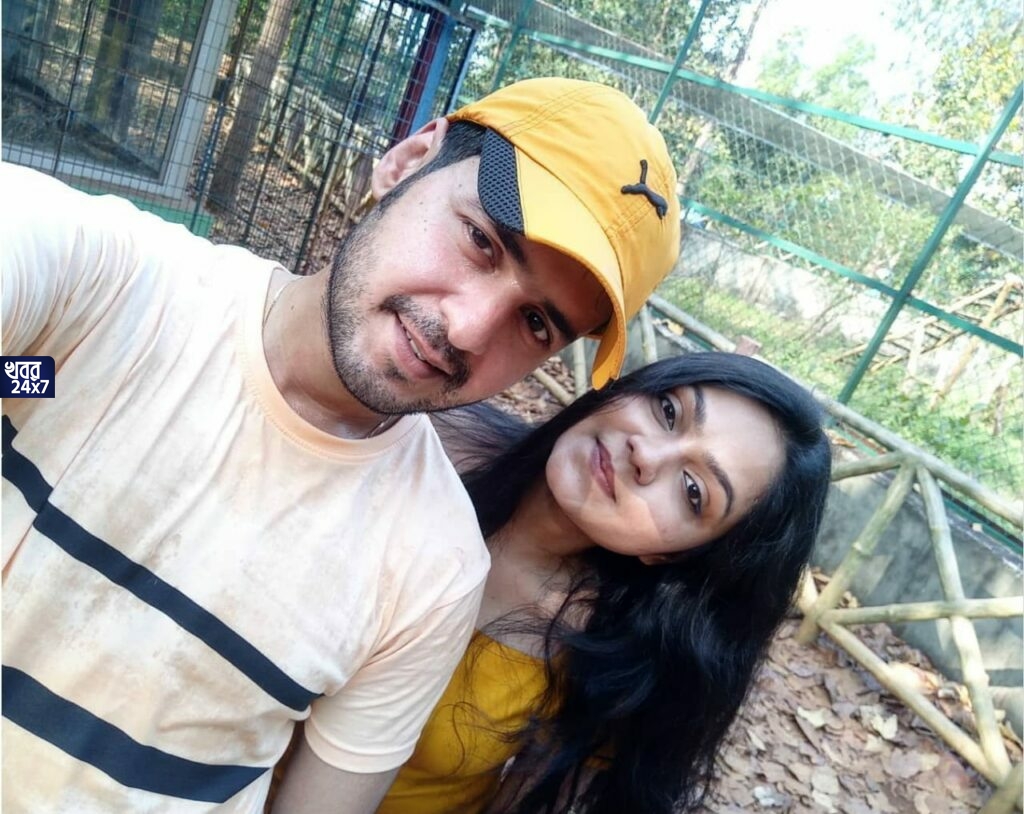 অভিনেত্রী পৃথা চন্দের সঙ্গে চুপিসারে বিয়ে সারলেন ‘সৌদামিনীর সংসার’-এর লোকু ওরফে নীল অভিনেত্রী পৃথা চন্দের সঙ্গে চুপিসারে বিয়ে সারলেন ‘সৌদামিনীর সংসার’-এর লোকু ওরফে নীল