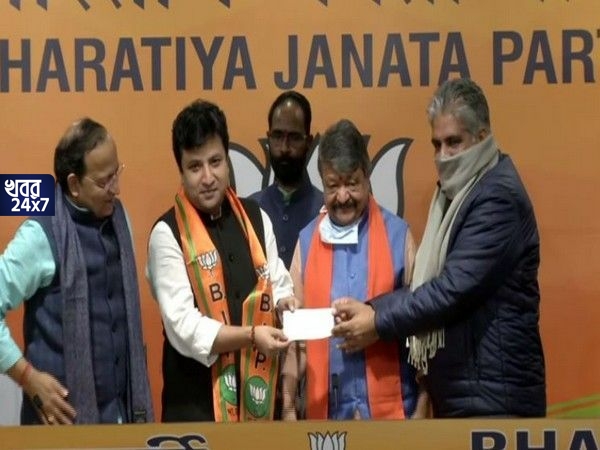 পতন লাগাতার! তৃণমূল ছেড়ে বিজেপি ঝান্ডা হাতে তুললেন শান্তিপুরের বিধায়ক অরিন্দম ভট্টাচার্য পতন লাগাতার! তৃণমূল ছেড়ে বিজেপি ঝান্ডা হাতে তুললেন শান্তিপুরের বিধায়ক অরিন্দম ভট্টাচার্য