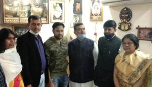 সোমেন মিত্রের বাড়িতে উপস্থিত শুভেন্দু অধিকারী! রাজনৈতিক মহলে বিতর্ক