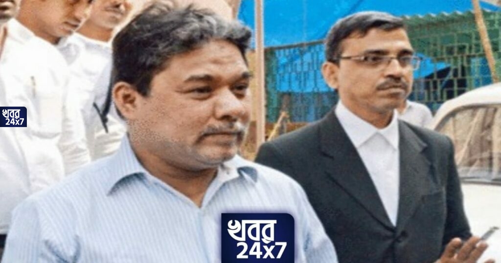 সামনে ফলের ব্যবসা, পিছনে কয়লা, গরু পাচারের বিশাল চক্র! মেছুয়া বাজারের প্রভাবশালী তৃণমূল নেতার বাড়িতে হানা রাজ্য আয়কর দফতরের সামনে ফলের ব্যবসা, পিছনে কয়লা, গরু পাচারের বিশাল চক্র! মেছুয়া বাজারের প্রভাবশালী তৃণমূল নেতার বাড়িতে হানা রাজ্য আয়কর দফতরের