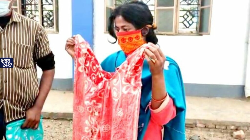 তোলা না দেওয়ায় গৃহবধূকে নৃশংস মারধর! সৌজন্যে বাংলার শাসক দল তোলা না দেওয়ায় গৃহবধূকে নৃশংস মারধর! সৌজন্যে বাংলার শাসক দল