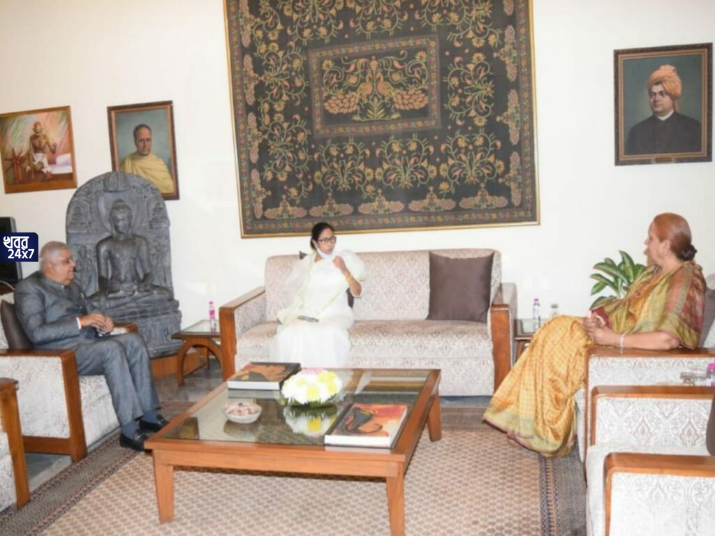 পূর্ব ঘোষণা ছাড়াই রাজ্যপালের সঙ্গে সাক্ষাৎ মমতা'র! জাকির হোসেনকে দেখতে হাসপাতালে রাজ্যপাল পূর্ব ঘোষণা ছাড়াই রাজ্যপালের সঙ্গে সাক্ষাৎ মমতা'র! জাকির হোসেনকে দেখতে হাসপাতালে রাজ্যপাল