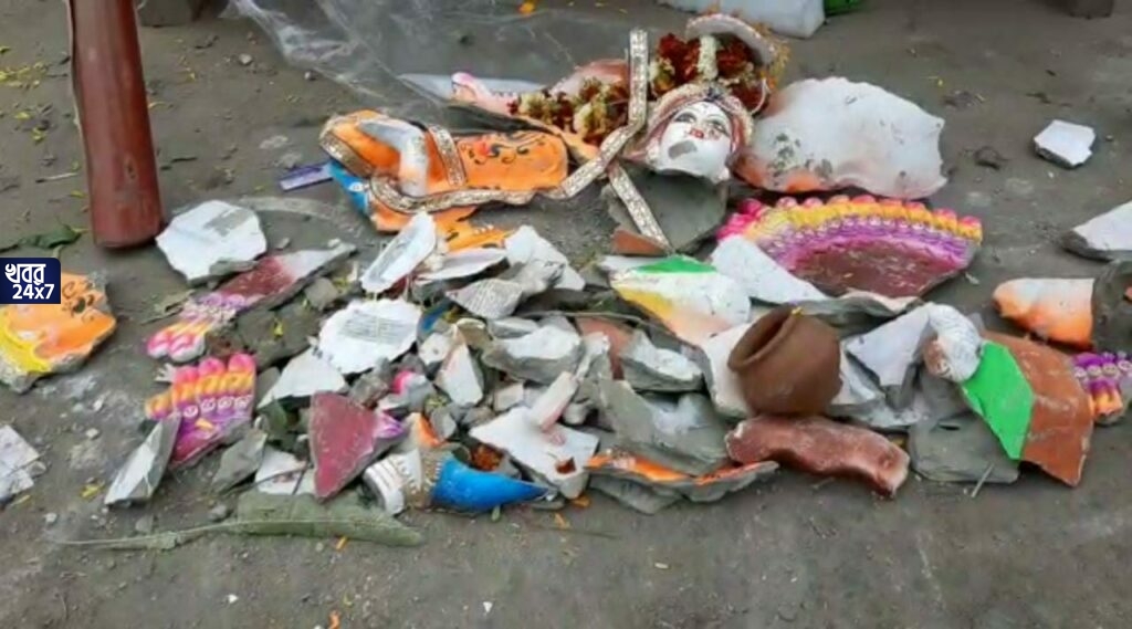 পুজোর দিনেই ডোমজুড়ে মাটিতে ফেলে ভাঙা হল বিদ্যার অধিষ্ঠাত্রী'র মূর্তি! 'পিসির রাজ্যে হিন্দুরা সুরক্ষিত নয়', দাবি বিজেপি'র