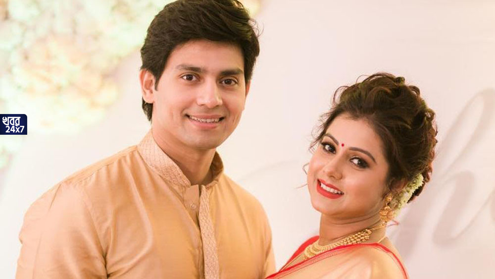 সিমলায় ঠাণ্ডার মধ্যেই অন্তরঙ্গ মুহূর্ত কাটালেন রাহুল ও প্রীতি, শেয়ার করলেন ছবি সিমলায় ঠাণ্ডার মধ্যেই অন্তরঙ্গ মুহূর্ত কাটালেন রাহুল ও প্রীতি, শেয়ার করলেন ছবি