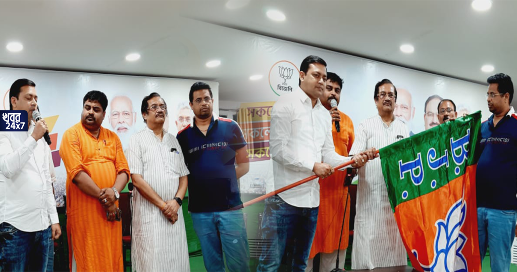 bishnupurs TMC leader Tanmay Ghosh just joined BJP