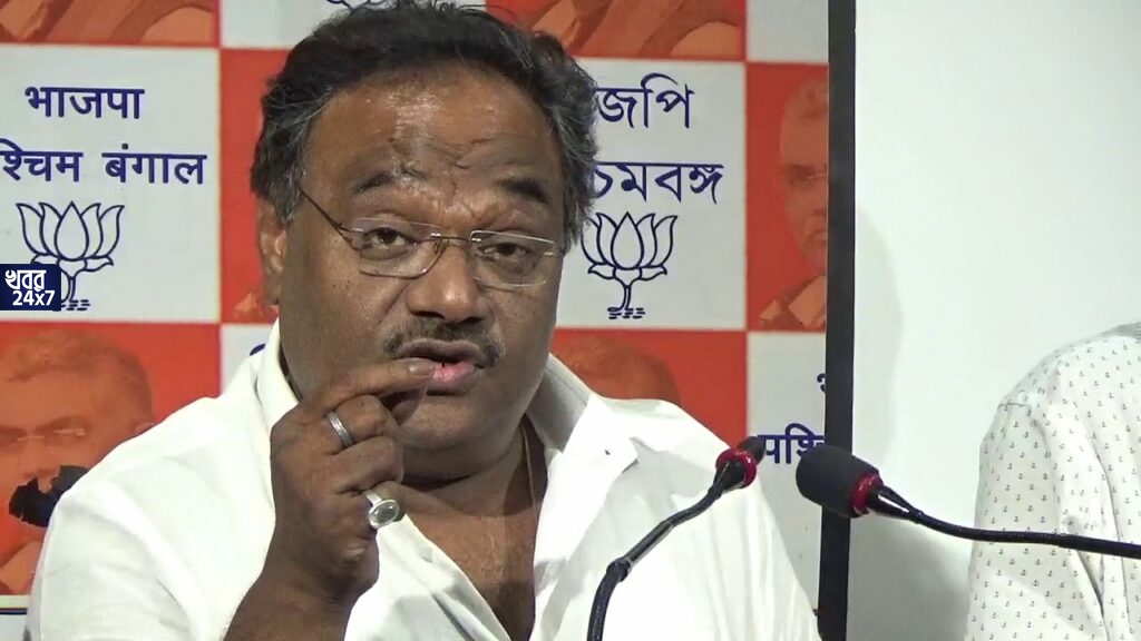 WB Election 2021: বাম-কংগ্রেসের সঙ্গে আব্বাস সিদ্দিকির জোটকে বিষাক্ত শক্তি বলে কটাক্ষ বিজেপির শমীক ভট্টাচার্যের WB Election 2021: বাম-কংগ্রেসের সঙ্গে আব্বাস সিদ্দিকির জোটকে বিষাক্ত শক্তি বলে কটাক্ষ বিজেপির শমীক ভট্টাচার্যের