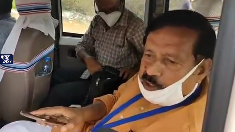শালবনিতে তৃণমূলের হাতে আক্রান্ত সংবাদমাধ্যম এবং সিপিআইএম প্রার্থী সুশান্ত ঘোষ! শালবনিতে তৃণমূলের হাতে আক্রান্ত সংবাদমাধ্যম এবং সিপিআইএম প্রার্থী সুশান্ত ঘোষ!