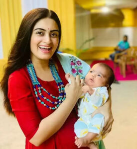অবশেষে ১৩ মাস পর মেয়েকে নিয়ে কলকাতা ফিরলেন অভিনেত্রী অঙ্কিতা পাল মজুমদার