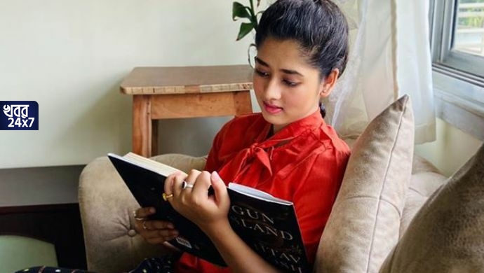 একলা ঘর তাঁর দেশ, লকডাউনে অন্ধকার ঘরে বসে আপন মনে সময় কাটাচ্ছেন রানিমা দিতিপ্রিয়া একলা ঘর তাঁর দেশ, লকডাউনে অন্ধকার ঘরে বসে আপন মনে সময় কাটাচ্ছেন রানিমা দিতিপ্রিয়া