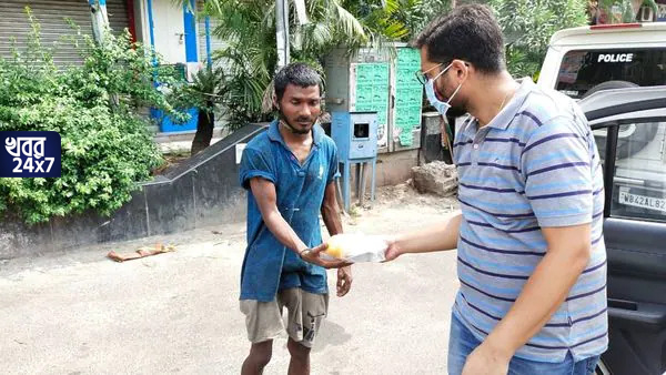 মানবিকতাকে কুর্নিশ! করোনার থাবা গ্রাস করেছে প্রাণপ্রিয় ছোট বোনকে, তবুও জনসেবায় দৃঢ়প্রতিজ্ঞ ধৃতিমান মানবিকতাকে কুর্নিশ! করোনার থাবা গ্রাস করেছে প্রাণপ্রিয় ছোট বোনকে, তবুও জনসেবায় দৃঢ়প্রতিজ্ঞ ধৃতিমান